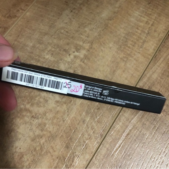 Younique dip & draw liquid eyeliner PRETTY - Picture 3 of 3